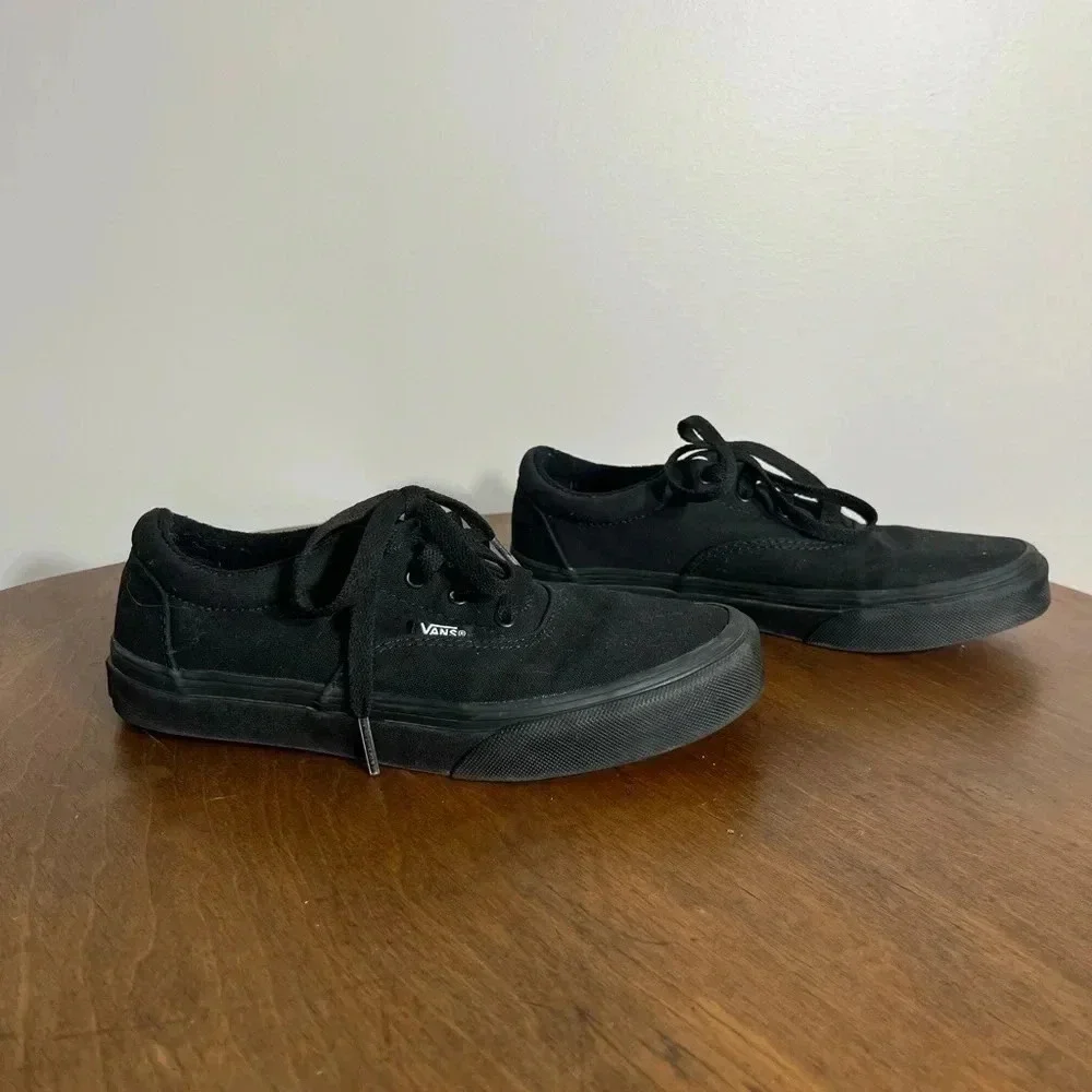 Vans Youth Black Canvas‎ Skate Shoe Size 4